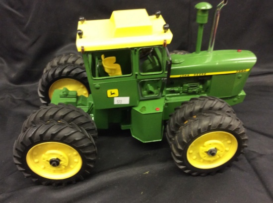 Ertl John Deere 7520 Tractor  1/16