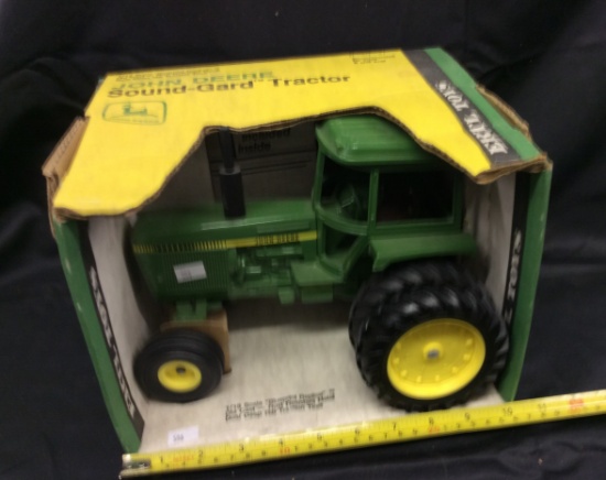 Ertl John Deere Sound-Gard Tractor  1/16