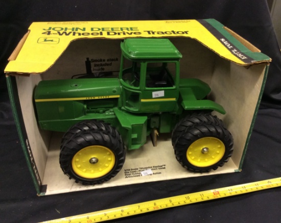Ertl John Deere 4-Wheel Drive Tractor  1/16