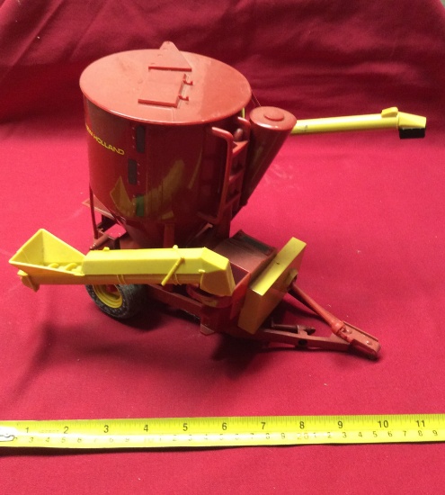 New Holland Feed Grinder  1/16