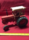 International 856 Tractor With Cab  1/16