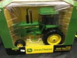 Ertl John Deere 4640 Tractor Dealer Edition  1/16