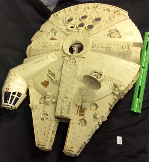 Star Wars The Empire Strikes Back  Millennium Falcon With Box