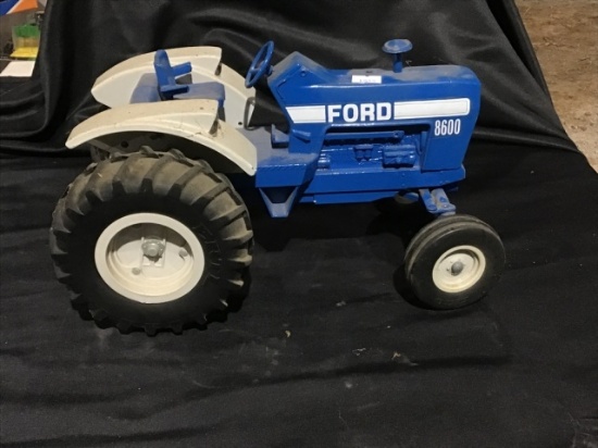 Ford 8600 1/12 scale