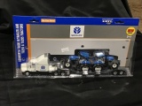 Ertl new Holland Kenworth T600B with trailer and TG255 and TG285 tractors 1