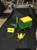 John Deere forage harvester and wagon 1/16 scale