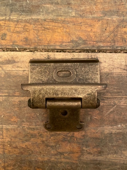 41 Boxes Vitus 1/2” Overlay Hinges 200 Piece Per Box