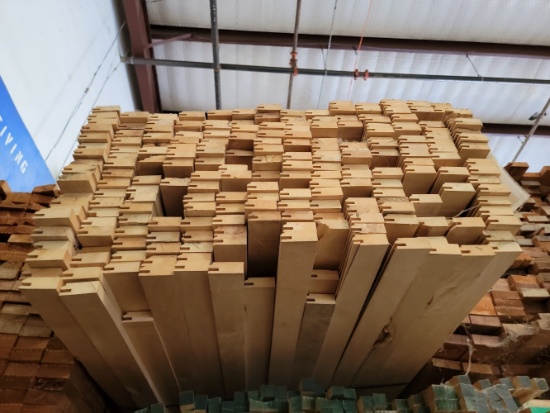 PICK UP LOCATION DUNCANVILLE, TX: Maple Cabinet Rails 3/4" x 2-7/16" x 96" Approximately 280 Pieces