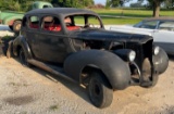 1940 Packard Sedan - Everything pulled apart for paint, does not run, no mo