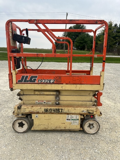JLG 1932E2 Scissor Lift, Fleet Maintained, Runs and Operates