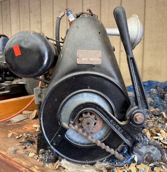 Briggs and Stratton Model FI Engine with Chain Drive