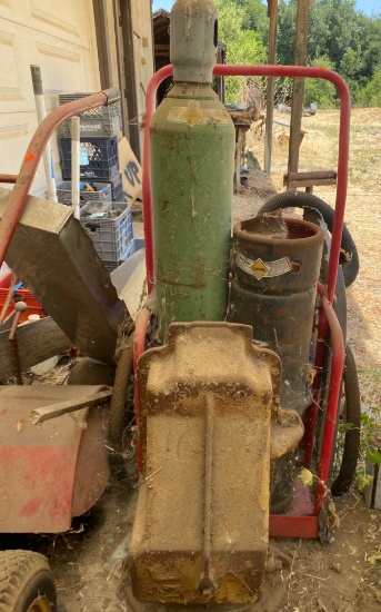 Metal Gas Cylinder Cart with Gas Cylinders and Accessories