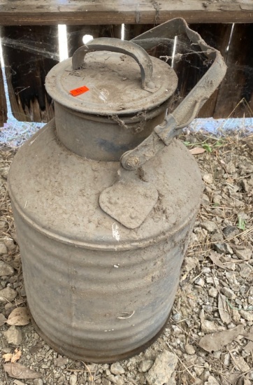 Galvanized Metal Oil Can with Top Handle and Spout