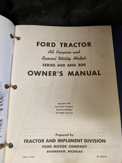 Ford Operator’s Manual for Series 600 and 800 Tractors