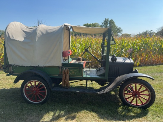1924 Model T Truck (Chuck Wagon), Wood Cab and Bed, Runs and Drives, has title, VIN 9154141 - PICK U