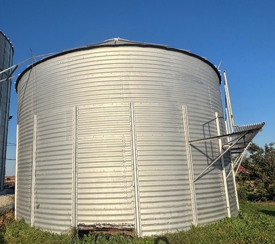 Chief 8,000 Bushel Grain Bin, Floor & Catwalk Included, 27'x10"  -- Buyer to disassemble onsite, Wab