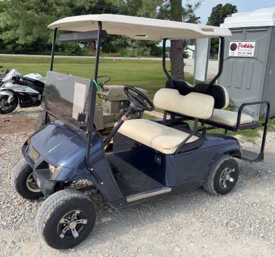 2004 EZ GO TXT Gas Golf Cart, Runs and Drives, Body in Great Shape and Cstom Paint, Has Rear Folding
