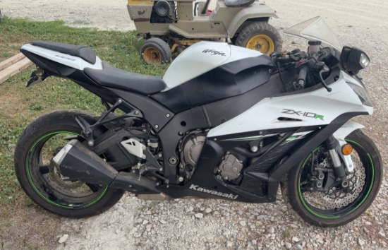 2014 Kawasaki Ninja ZX1000 Motorcycle, Approx. 1,000 Miles, Last Ran a Year and a Half Ago, Needs Wi
