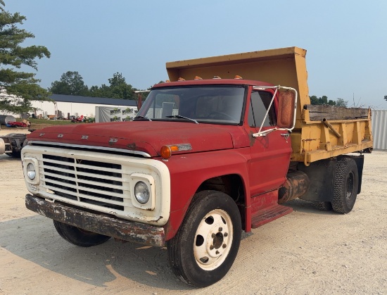 1972 Ford F600 Dump Truck, 330" V8 Manual Transmission, 2 Speed Rearend, 20,182 Miles, Runs and Driv