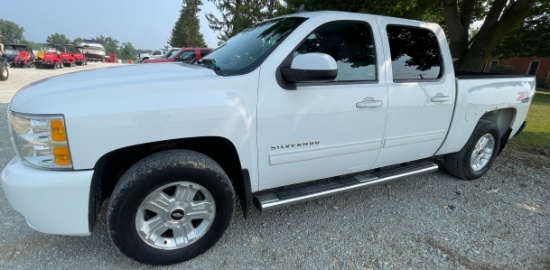 2013 Chevy Silverado 1500 LT, Runs and Drives, 214,147 Miles, Rust Over Rear Fender Wells, Crack in