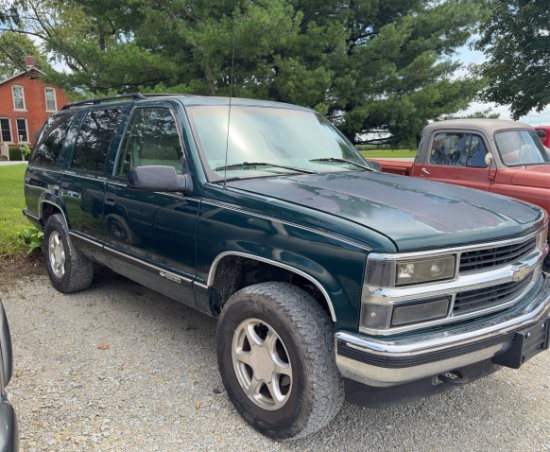 1997 Chevy Tahoe, 318,082 Miles, Runs and Drives, Has Title, VIN: 1GNEK13R7VJ413347 - THIS SUV WILL