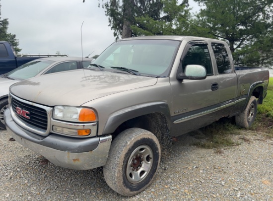 2000 GMC Sierra, 277,580 Miles, Runs and Drives Good, Body Has Rust and Missing Catalytic Converters