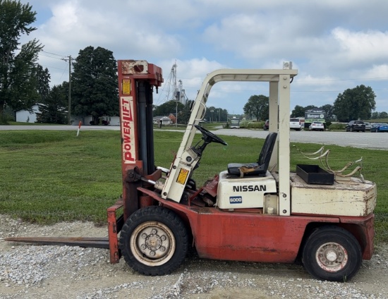 Nissan 600 Power Lift Fork Lift, Does not Run, 8163 Hours, Key Broke off in it