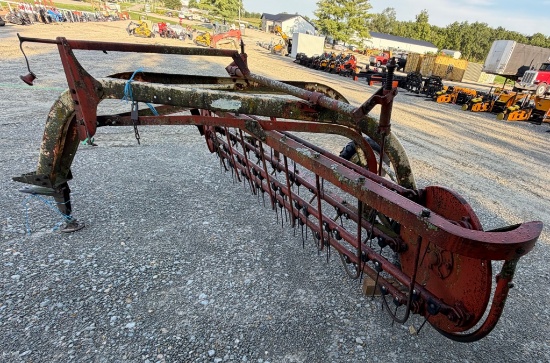 5 Bar New Idea Hay Rake