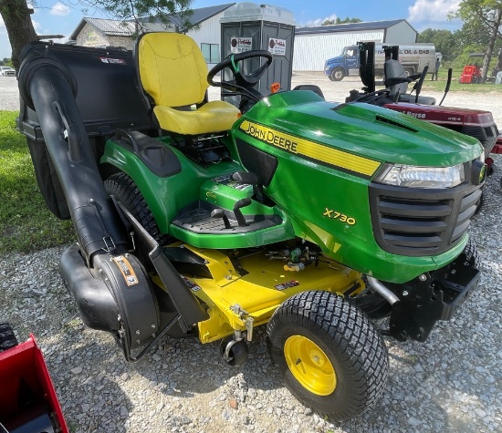 John Deere X730 Mower w/Bagging System,One Owner, Like NEW, High Capacity 60 inch Deck, 27 HP, Liqui