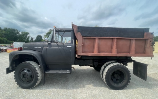 **1972 International Loadstar 1700 4x4 Dump Truck, 345 V8, 22,862 Miles, Runs Well and Starts, 5 Spe
