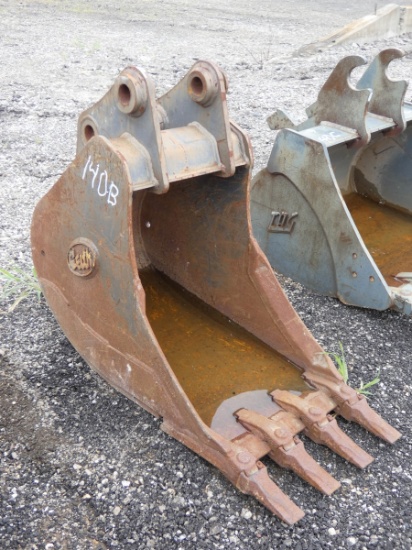 *Hitachi/JD 50/60 18'' Pin Bucket