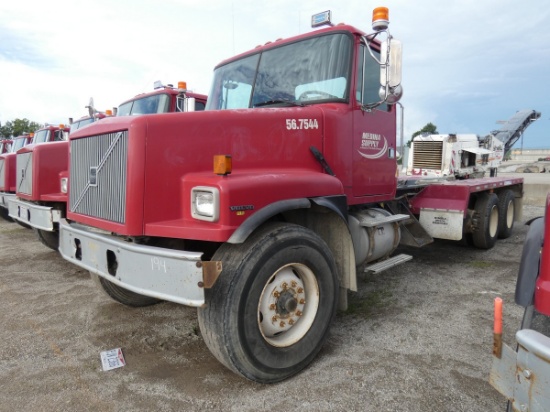 *2000 Volvo WG64 Mixer Truck Chassis, SN:4V5JC2UF0YN870657, Cummins ISM370,