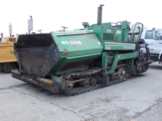 Barber Greene BG225 Asphalt Paver, SN:6YK462, Cat Extendamat 8-16B Screed.