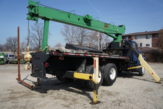 1985 Ford 8000 Flatbed / Crane Truck SN:1FDYW80U2FVA05808, National 656B C
