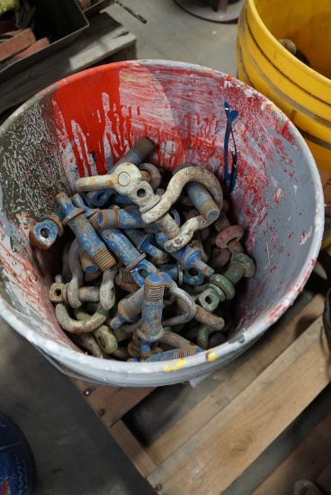Bucket of Small Clevices