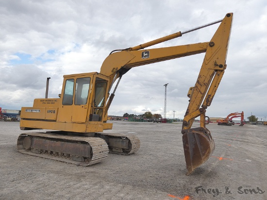 1976 John Deere 690B Hydraulic Excavator, SN:3646T, Bucket.