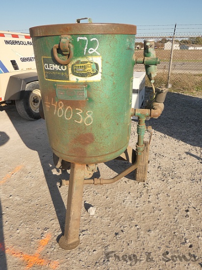 Clemco 2452 600 Sandblast Pot