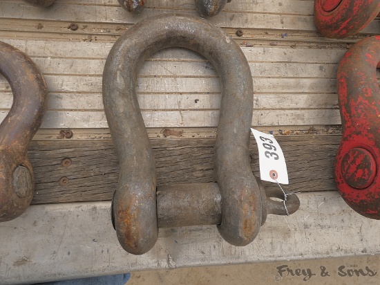 (1) Large Clevis  / Shackle