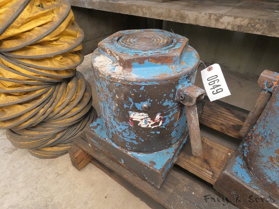 Huge Blue Jack