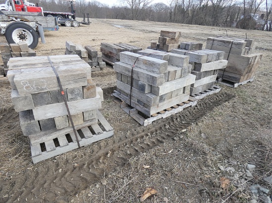 (4) Pallets Blocking