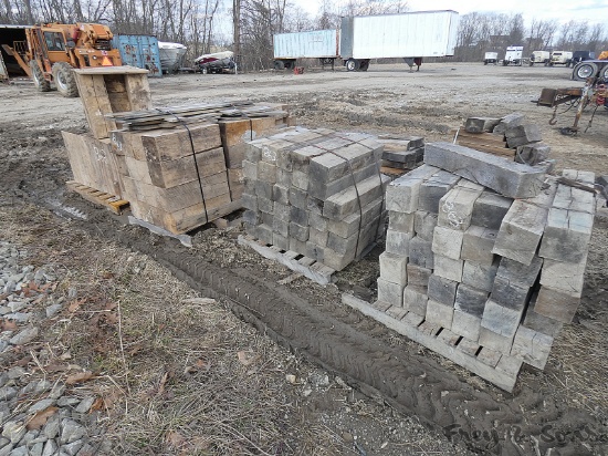 (4) Pallets Blocking