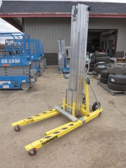 Sumner 2118 Materal Lift, 650#, 18' Lift