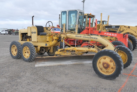 Allis Chalmers DD Motor Grader, SN:DD2042, Diesel, Approx. 300 hrs on engin