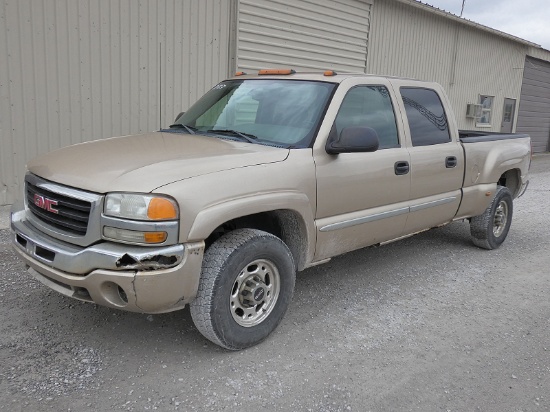 2005 GMC 4x4 Crew Cab Pickup, SN:1GTGK13UX5F847187, Auto, 4-Wheel Steer, 11