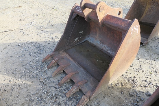 JD 36'' TLB Bucket (tax)