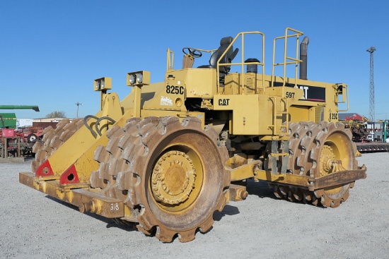 1989 Caterpillar 825C Compactor, SN:86X890, EROPS, Blade, 21,599 hrs.  Cab