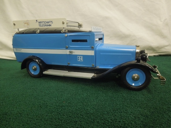 Vintage Toy & Collectible Auction