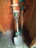 4 short handled shovels