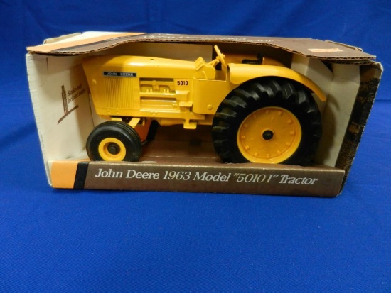 Ertl John Deere 1963 Model 5010 I Tractor