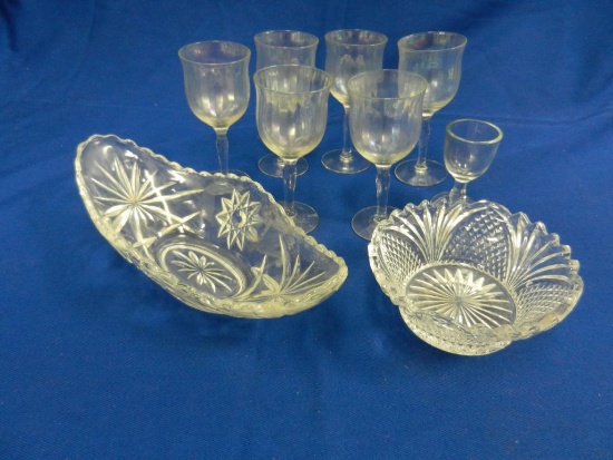 Small wine glasses, 2 serving dishes